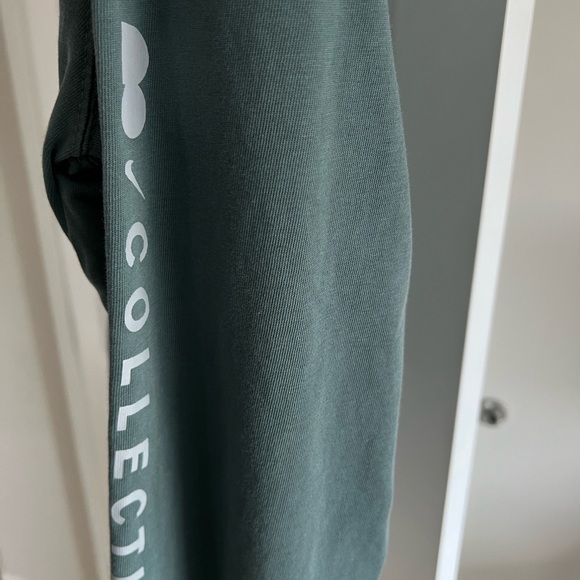 Nike Green Long Sleeve Tee - Picture 3 of 4